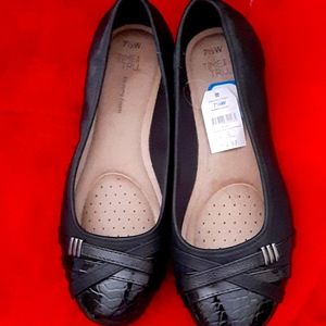 Women's flats